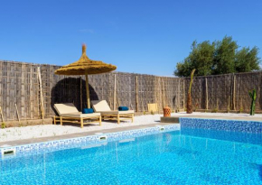 Modern Loft 10 min to City Center - Private Pool